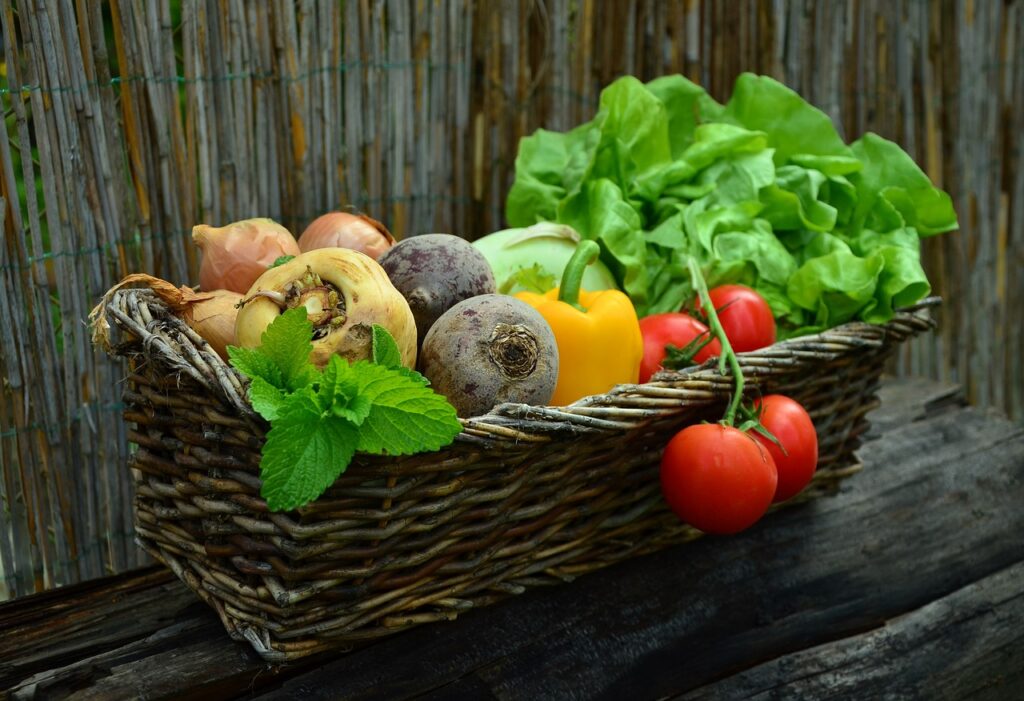 vegetables, basket, nature-752153.jpg